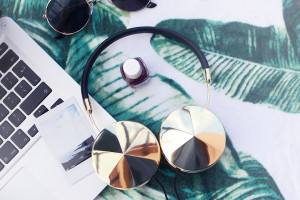 summer playlist, frends headphones layla, essie nailpolish