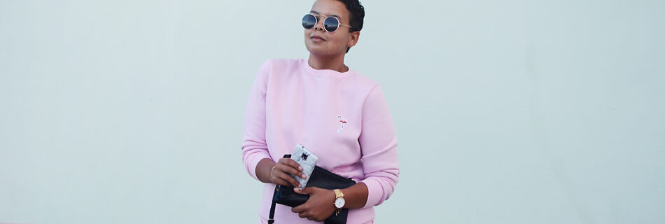 Anita de Groot pink flamingo sweater, trio bag, tomboy look, holiday look - justlikesushi.com
