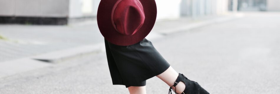 sffte - six feet from the edge - debbie nuchelmans - ladies to follow on instagram